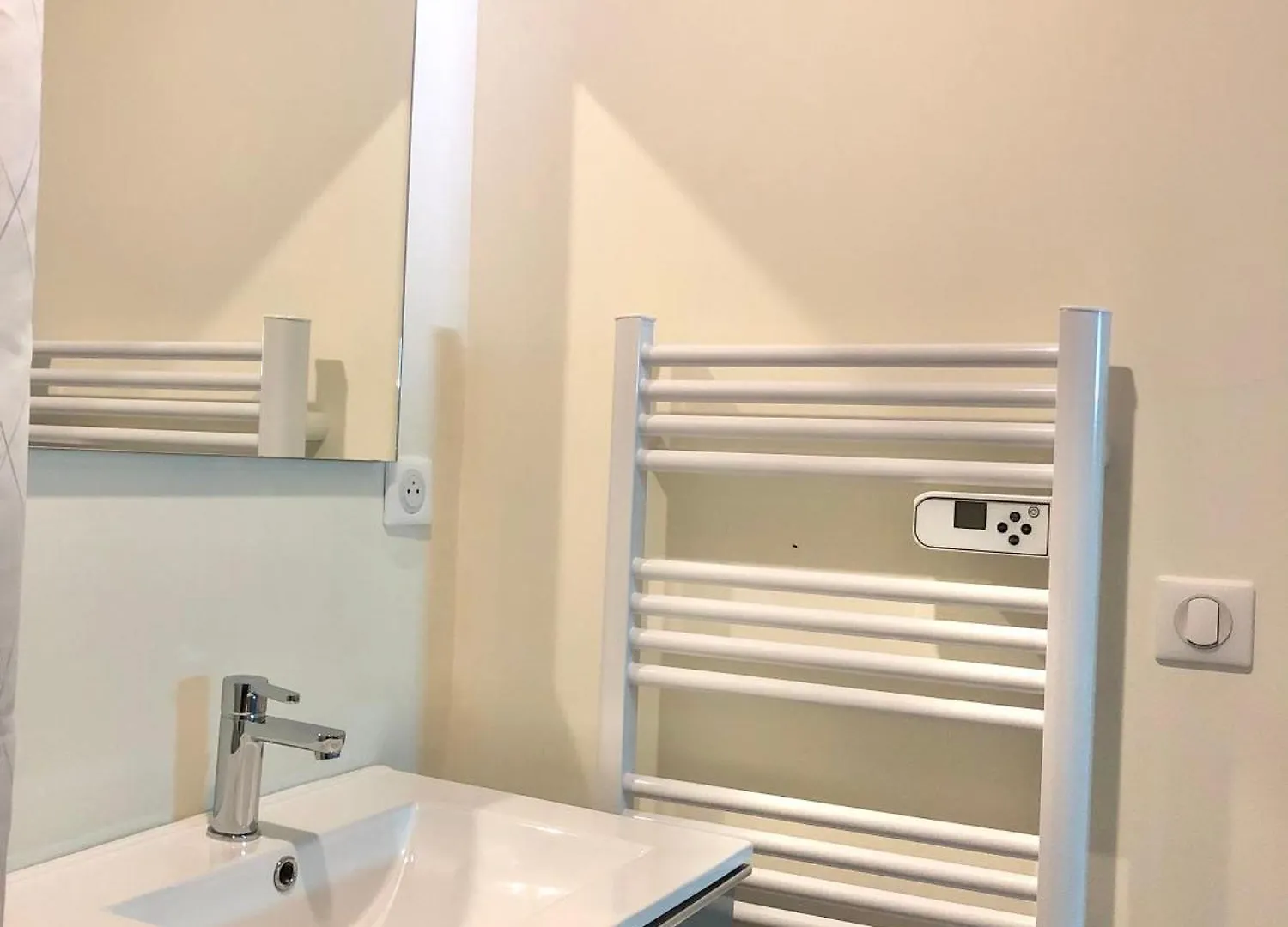 Holiday home The Hope, Suite Privee Au Sein D'Une Maison Avec Piscine Aix-en-Provence