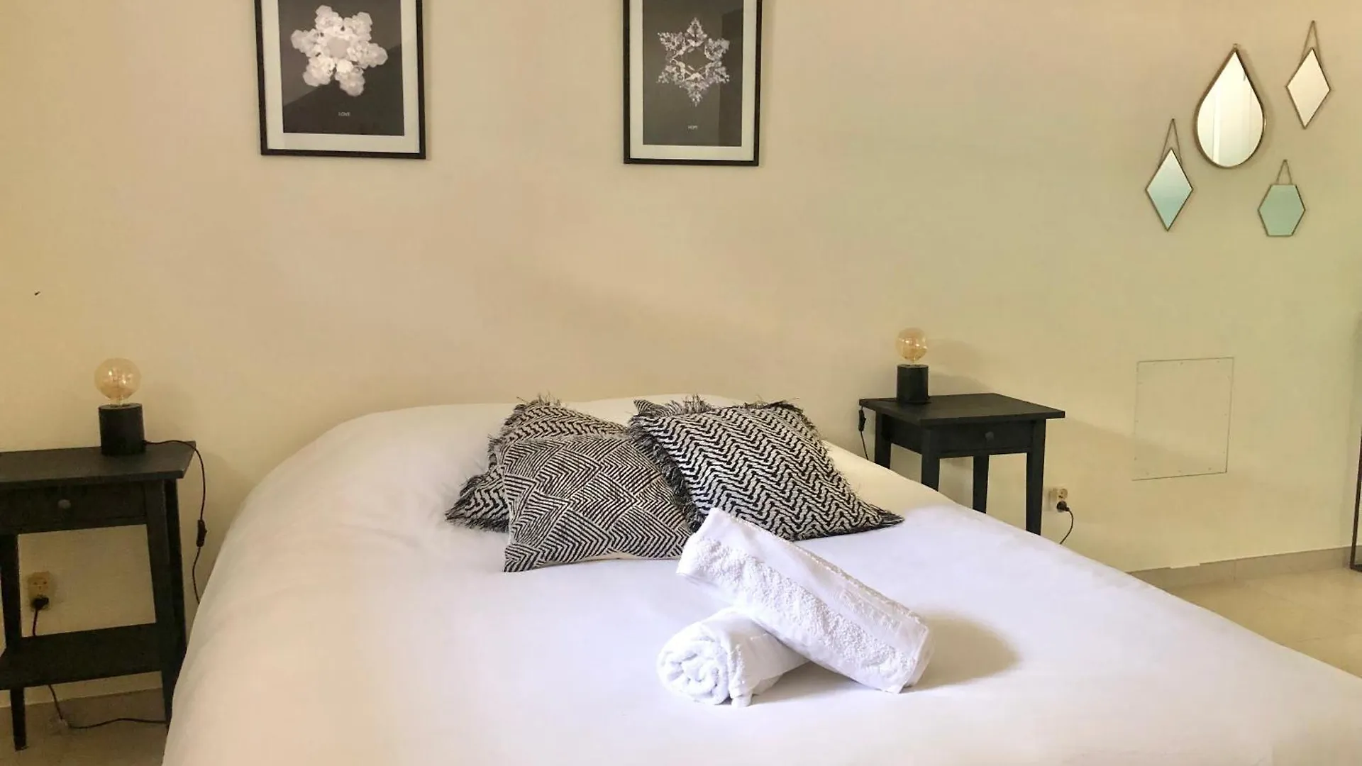The Hope, Suite Privee Au Sein D'Une Maison Avec Piscine Aix-en-Provence Holiday home