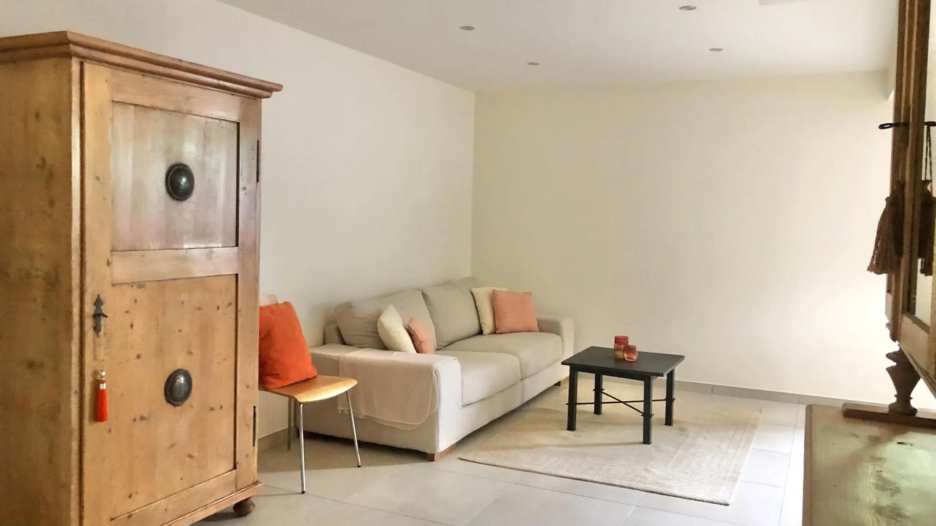 Holiday home The Hope, Suite Privee Au Sein D'Une Maison Avec Piscine Aix-en-Provence France