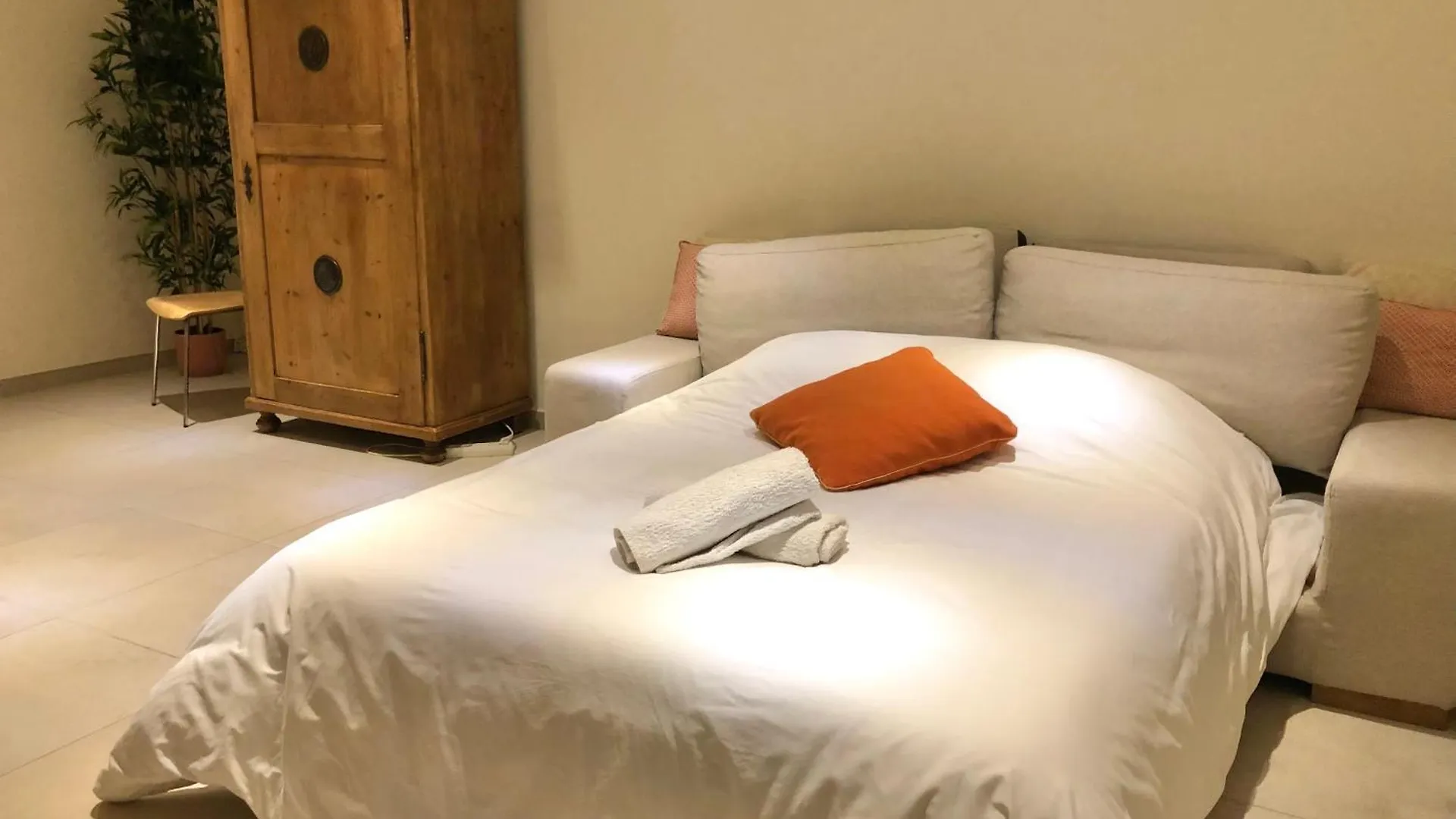Holiday home The Hope, Suite Privee Au Sein D'Une Maison Avec Piscine Aix-en-Provence France
