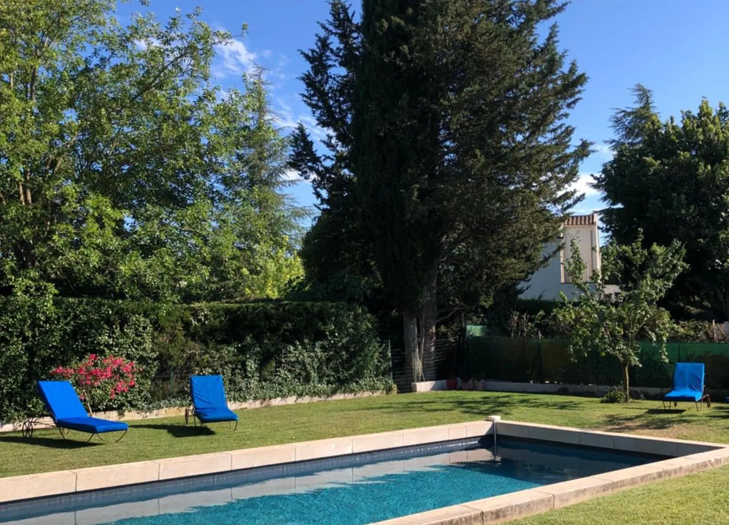The Hope, Suite Privee Au Sein D\'Une Maison Avec Piscine contacts